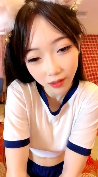 太漂亮了！肤白貌美~坚挺酥乳~全裸自慰1